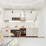 Appartement красивая рядом с аркадией и парком Odessa