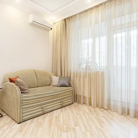 Appartement красивая рядом с аркадией и парком