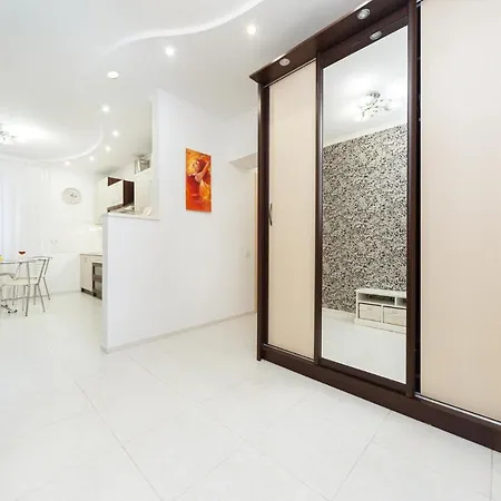 красивая рядом с аркадией и парком * Odessa
